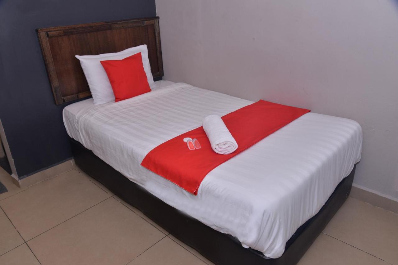 Nice Stay Hotel Raub Exterior foto