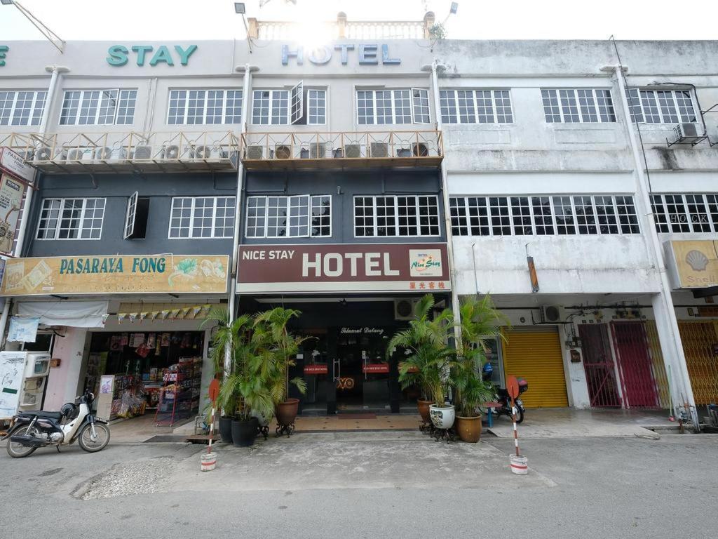Nice Stay Hotel Raub Exterior foto